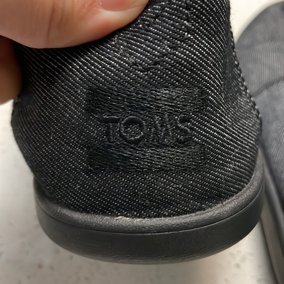 Toms shoes mens black size 8 - Picture 4 of 5